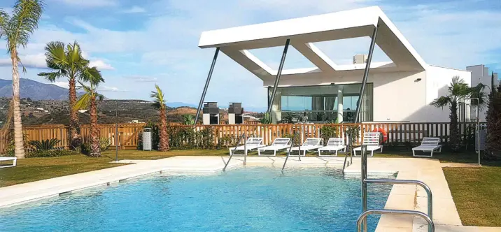 Продажа апартаментов на первом этаже в La Cala de Mijas 0