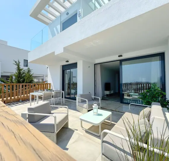 Продажа апартаментов на первом этаже в La Cala de Mijas