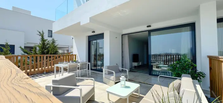 Продажа апартаментов на первом этаже в La Cala de Mijas 2
