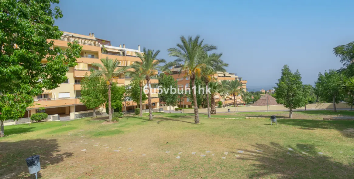 Sale of penthouse in El Pinillo 32