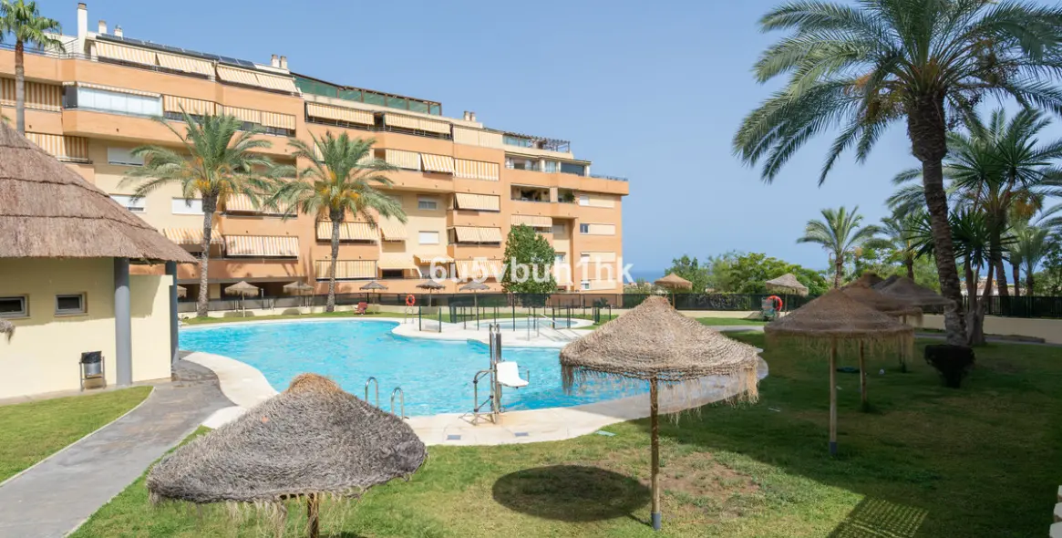 Sale of penthouse in El Pinillo 34