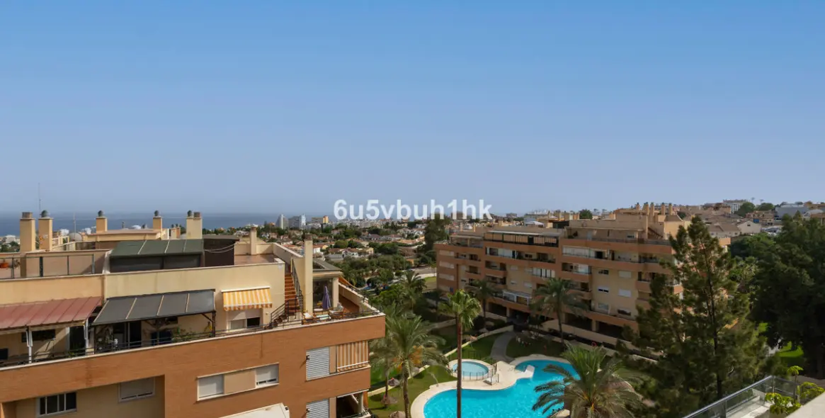 Sale of penthouse in El Pinillo 35
