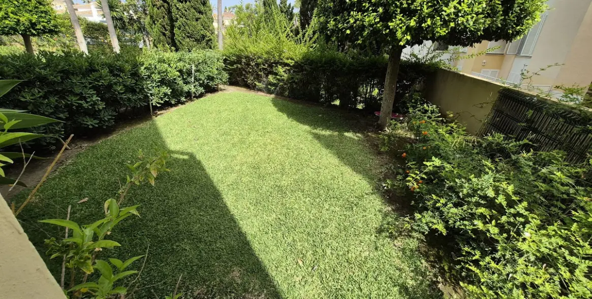 Sale of ground floor apartment in Bahía de Marbella 3