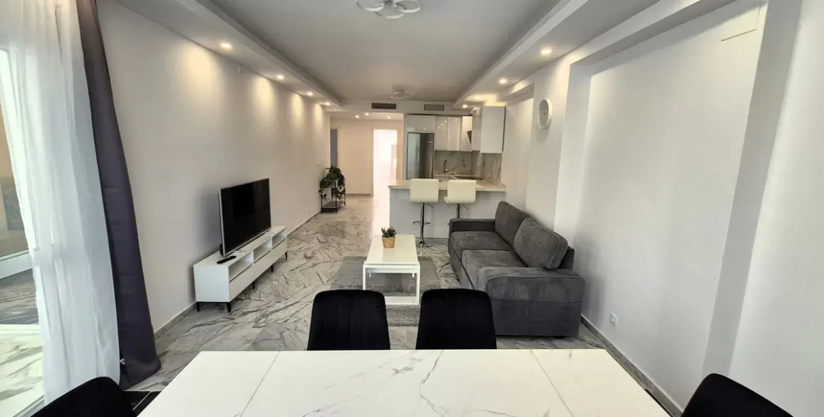 Sale of ground floor apartment in Bahía de Marbella 6