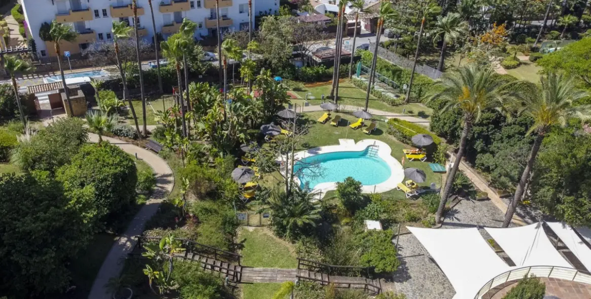 Sale of ground floor apartment in Bahía de Marbella 36