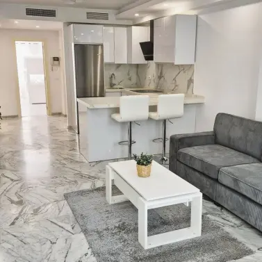 Продажа апартаментов на первом этаже в Bahía de Marbella