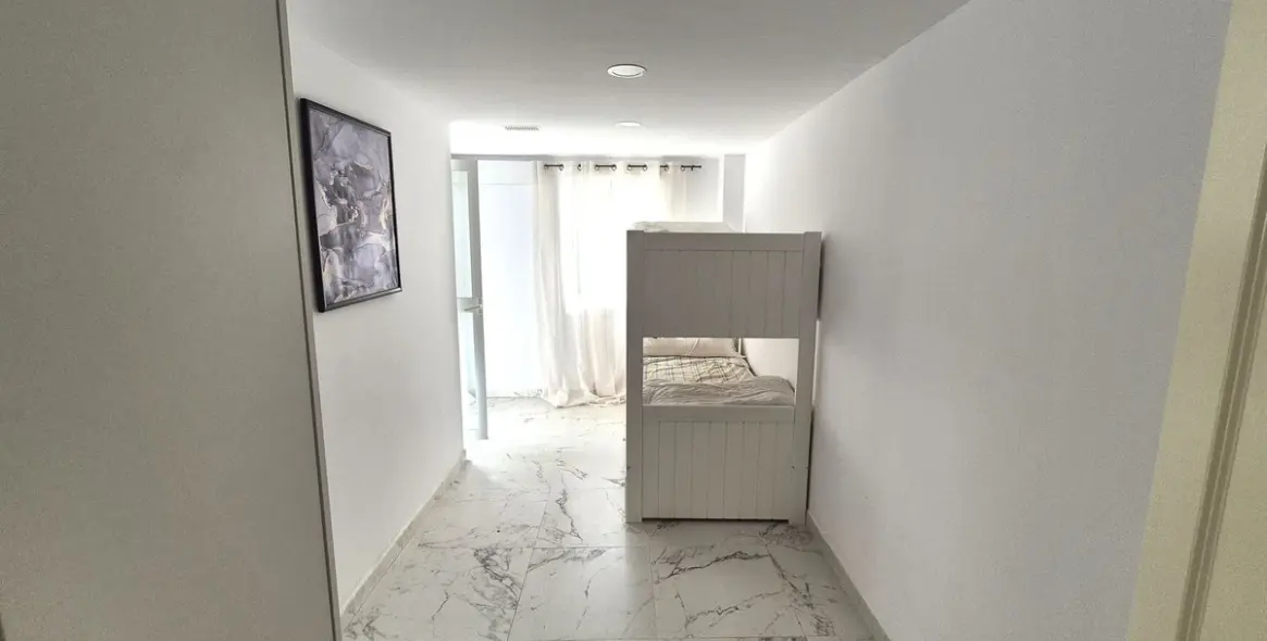 Продажа апартаментов на первом этаже в Bahía de Marbella 25