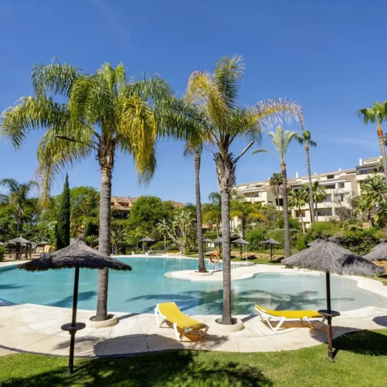 Sale of ground floor apartment in Bahía de Marbella