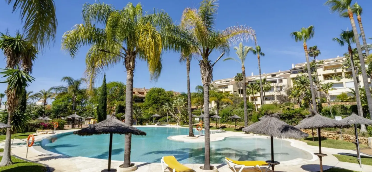 Sale of ground floor apartment in Bahía de Marbella 0