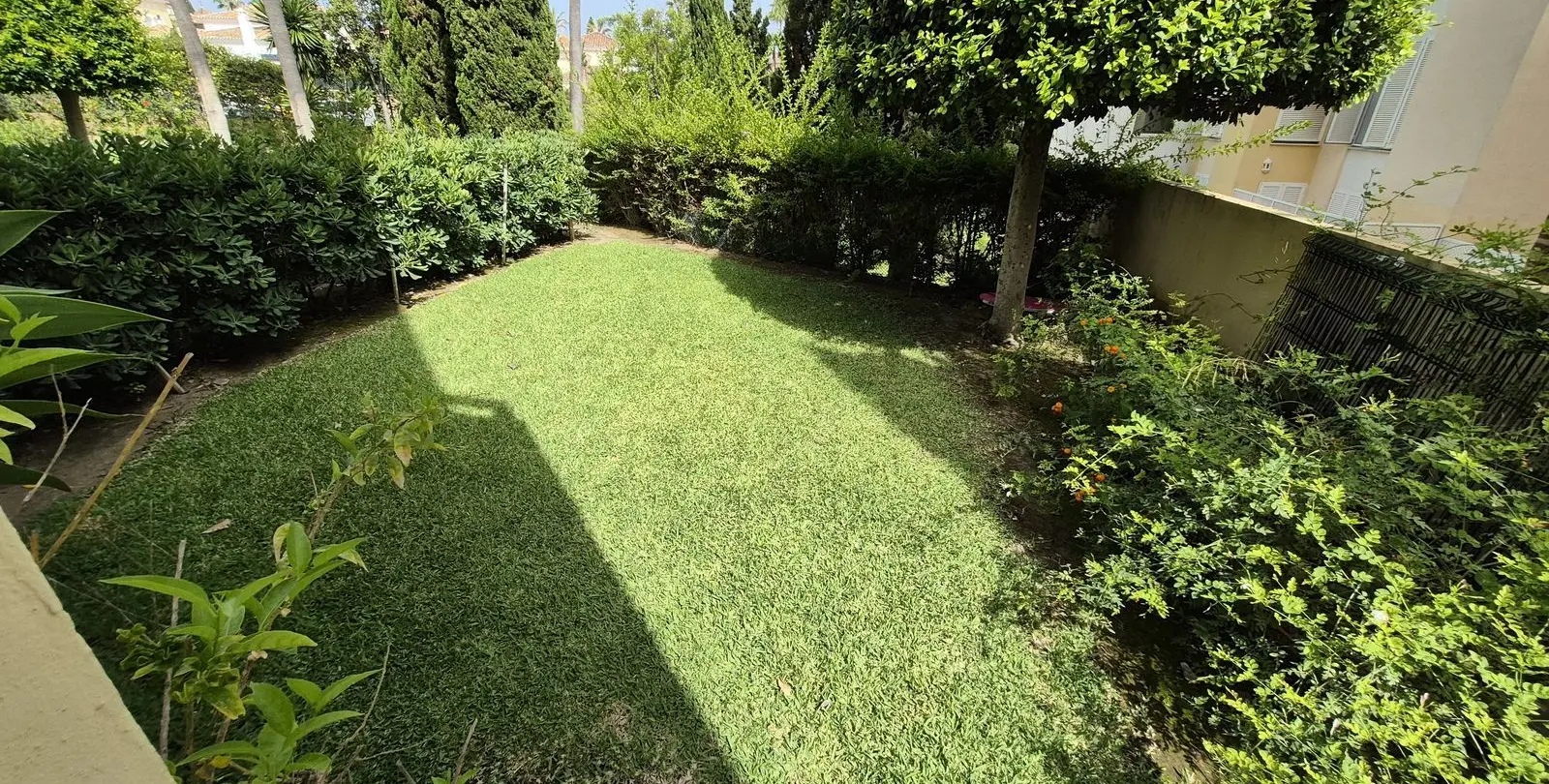 Sale of ground floor apartment in Bahía de Marbella 3