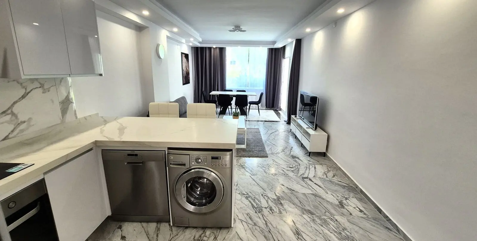 Sale of ground floor apartment in Bahía de Marbella 14