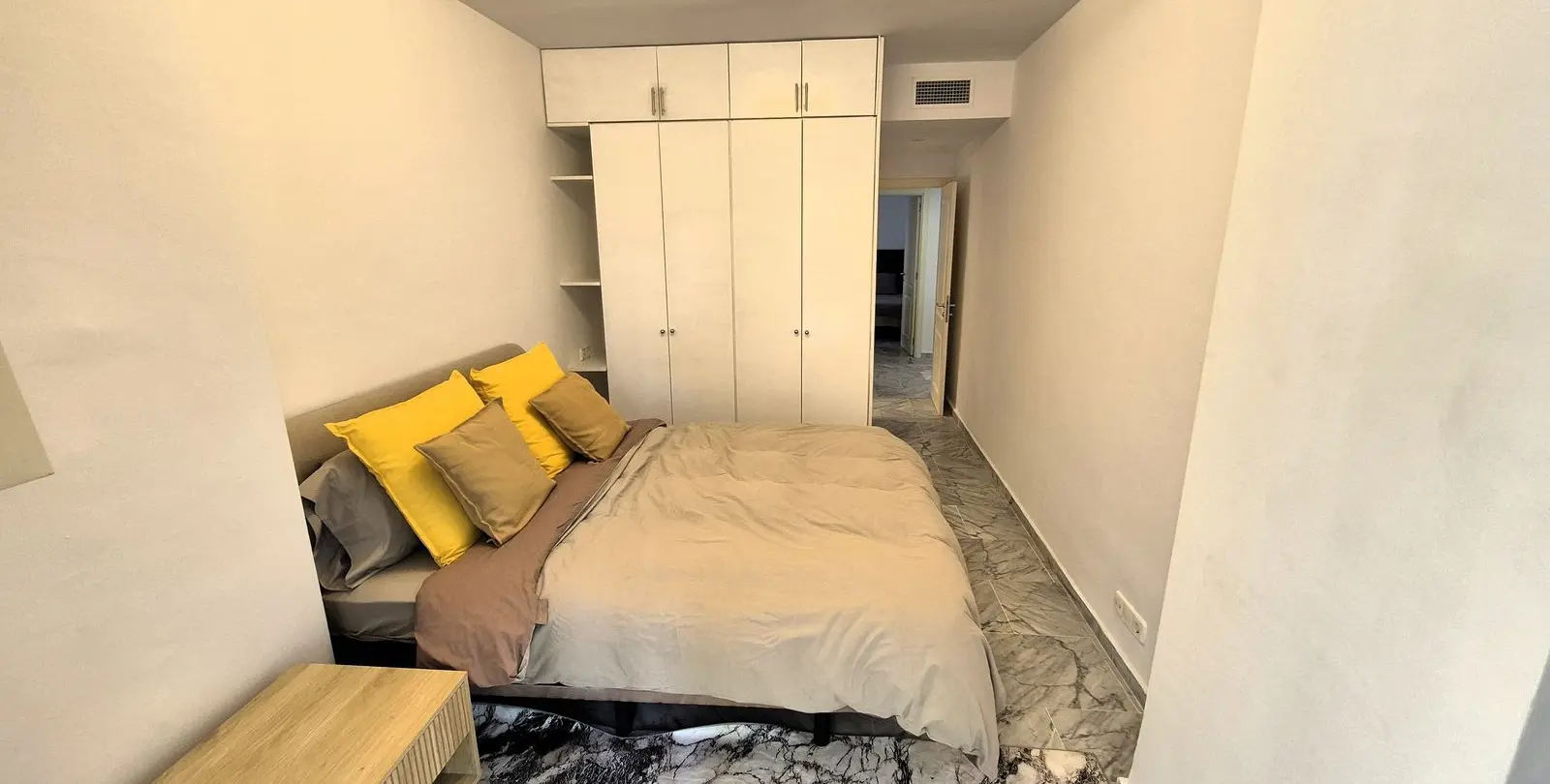 Sale of ground floor apartment in Bahía de Marbella 23