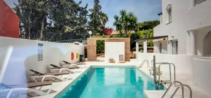 Продажа двухуровневого пентхауса в Nueva Andalucía 2