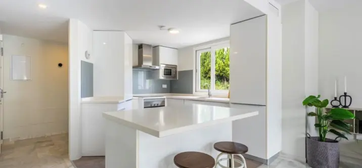 Продажа двухуровневого пентхауса в Nueva Andalucía 3