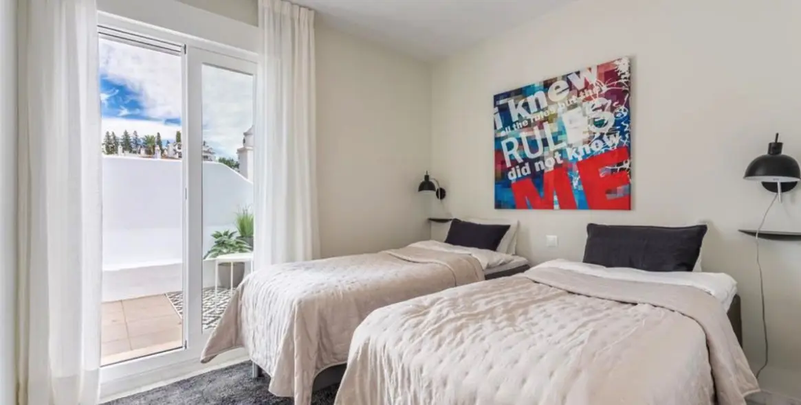 Продажа двухуровневого пентхауса в Nueva Andalucía 9