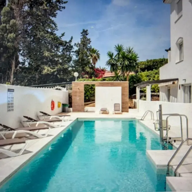 Venta de ático dúplex en Nueva Andalucía