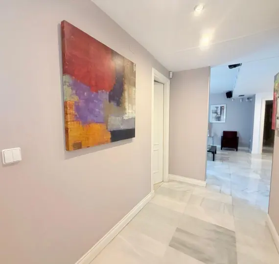 Продажа апартаментов на среднем этаже в Marbella