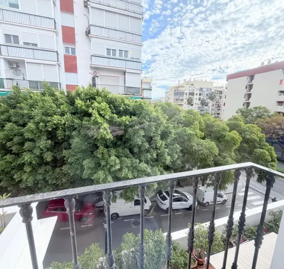 Продажа апартаментов на среднем этаже в Marbella