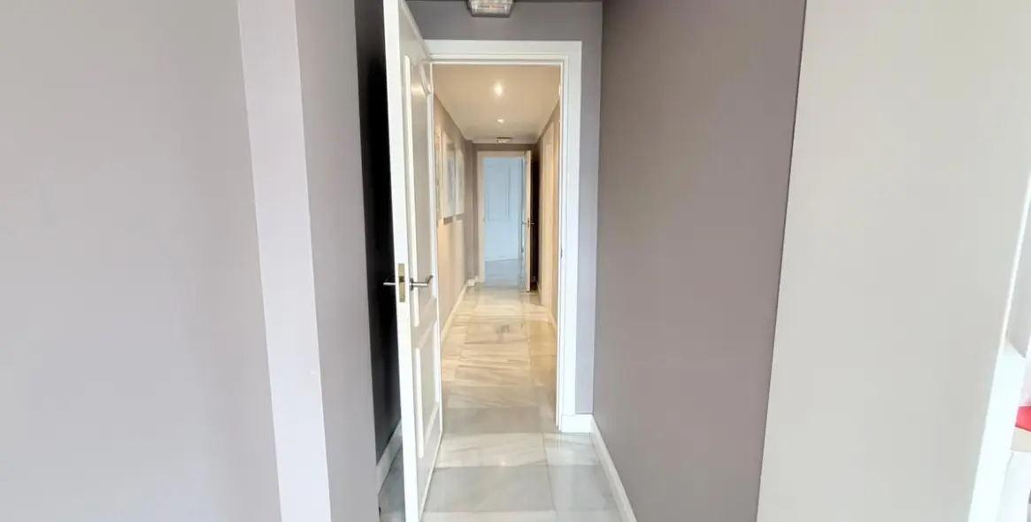 Продажа апартаментов на среднем этаже в Marbella 18