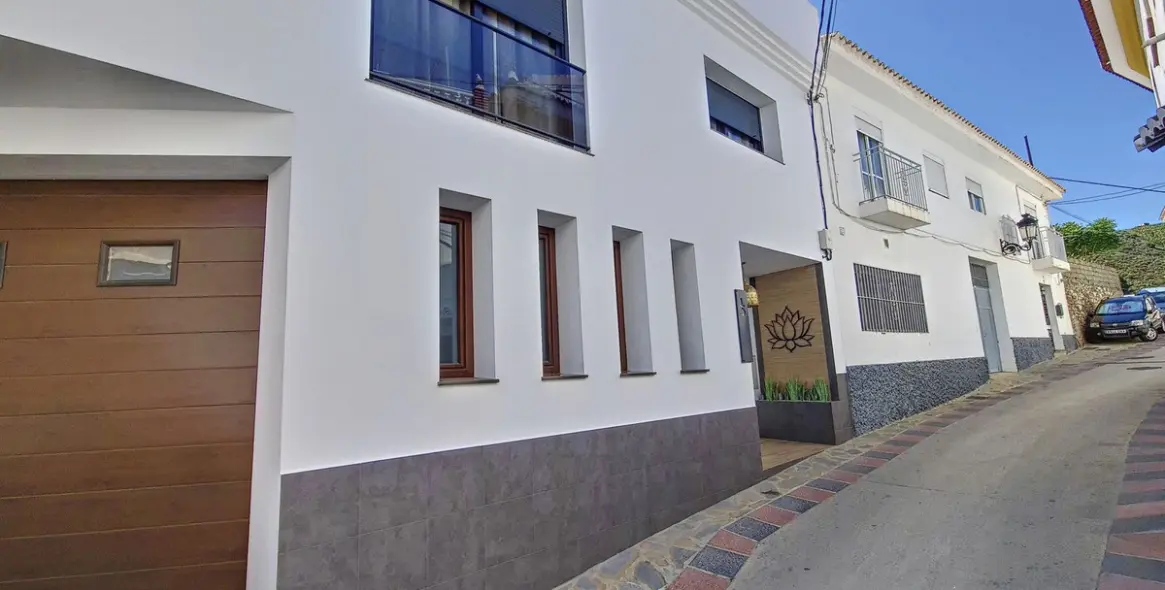 Venta de complejo de apartamentos en Cómpeta 2