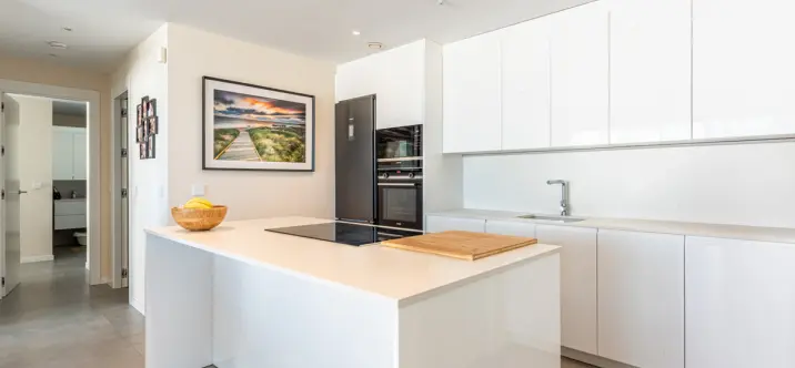 Sale of middle floor apartment in Fuengirola 2