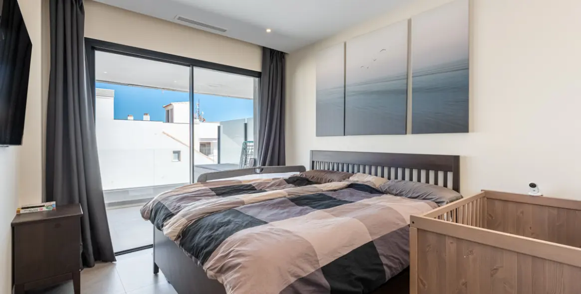 Sale of middle floor apartment in Fuengirola 4