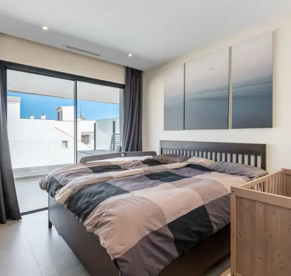 Sale of middle floor apartment in Fuengirola