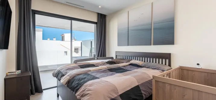 Sale of middle floor apartment in Fuengirola 3