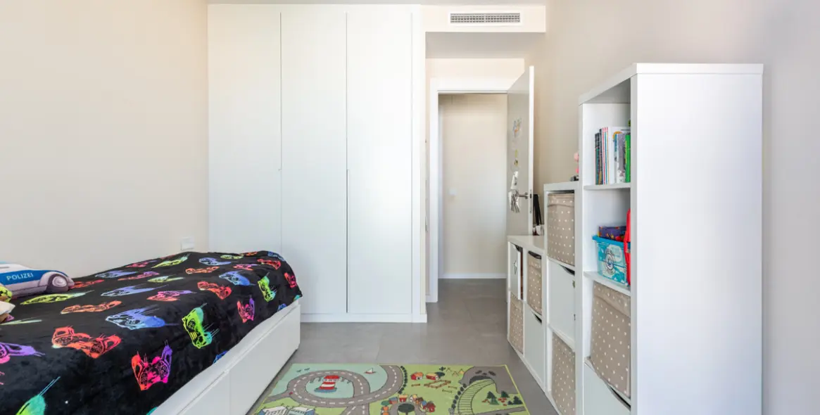 Sale of middle floor apartment in Fuengirola 15