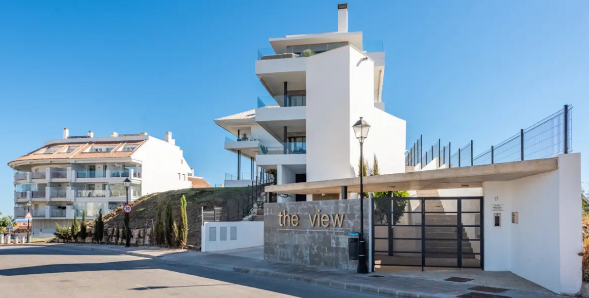 Sale of middle floor apartment in Fuengirola 20