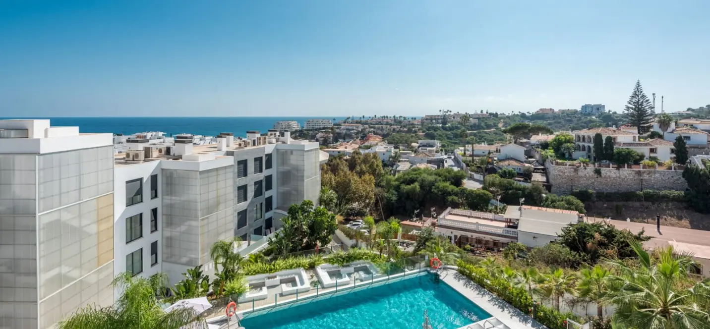 Sale of middle floor apartment in Fuengirola 0