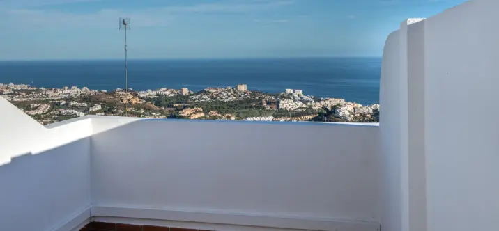 Sale of penthouse in Benalmadena 1