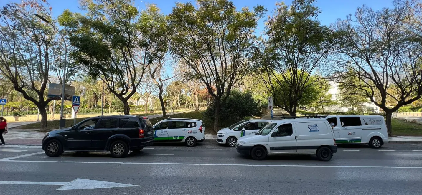 Продажа магазина в Estepona 0