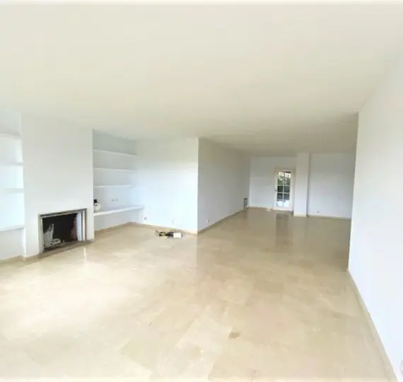 Sale of middle floor apartment in Guadalmina Alta