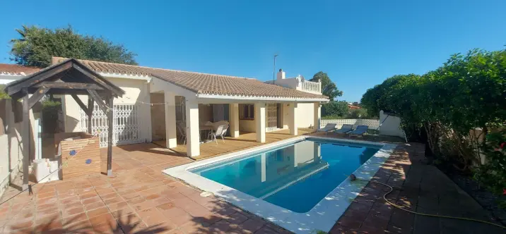 Продажа  отдельно стоящей виллы в Manilva 2