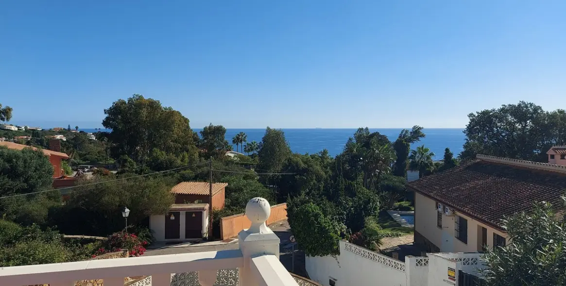 Продажа  отдельно стоящей виллы в Manilva 8