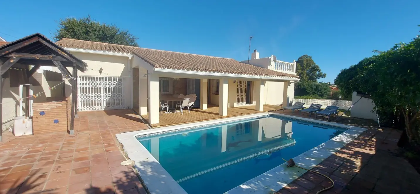 Venta de villa independiente en Manilva 0