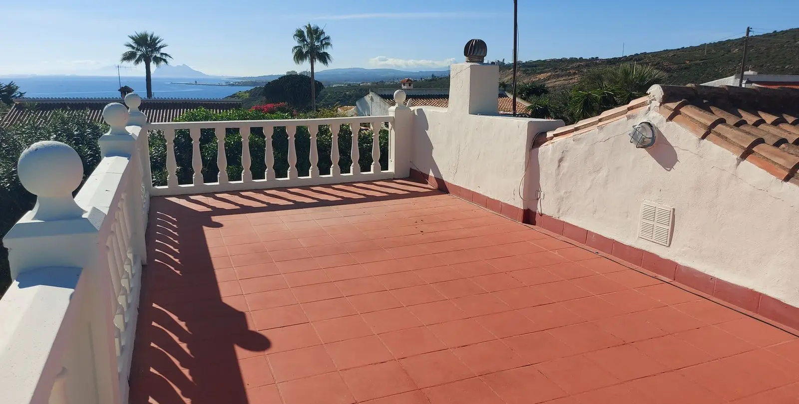 Sale of detached villa in Manilva 3