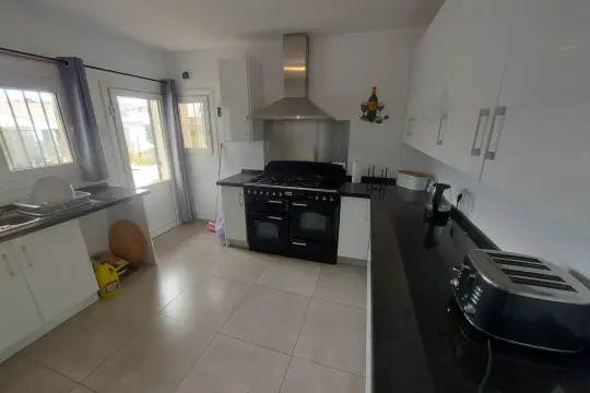 Image 6 thumb