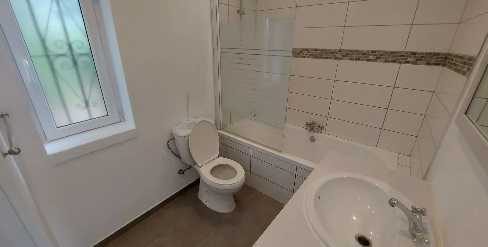 Sale of detached villa in Manilva 30