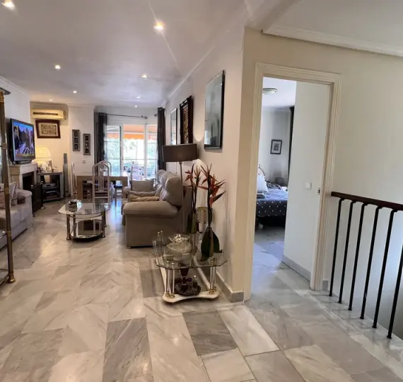 Sale of duplex in Nueva Andalucía