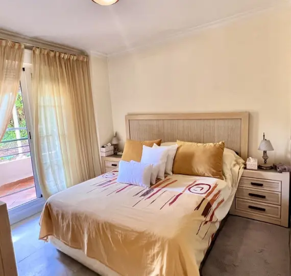 Sale of duplex in Nueva Andalucía