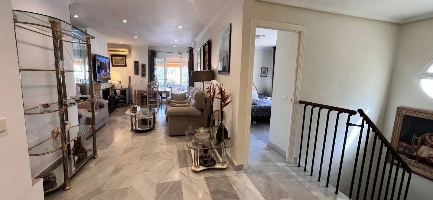 Sale of duplex in Nueva Andalucía 3