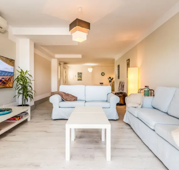 Sale of middle floor apartment in Nueva Andalucía