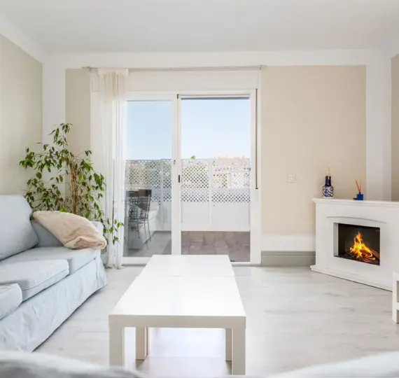 Sale of middle floor apartment in Nueva Andalucía