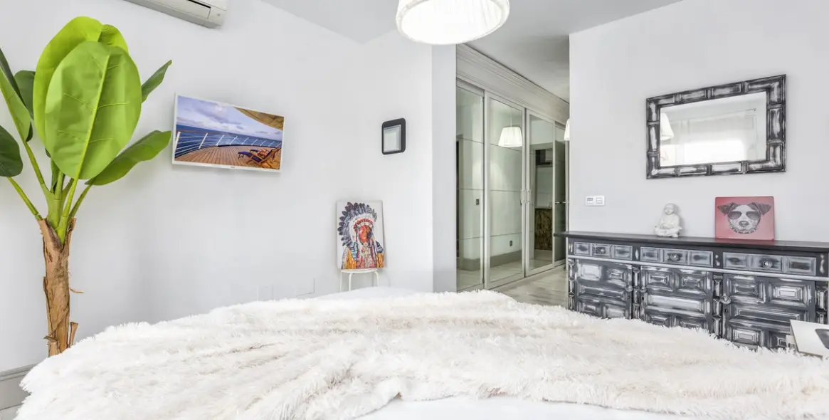 Sale of middle floor apartment in Nueva Andalucía 16