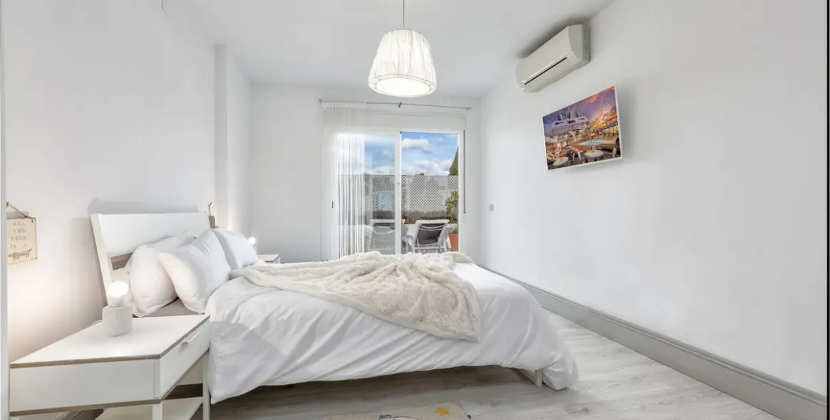 Sale of middle floor apartment in Nueva Andalucía 17