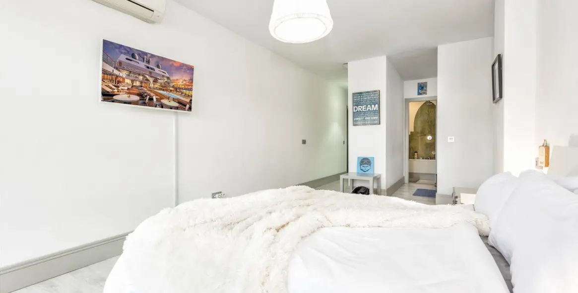 Sale of middle floor apartment in Nueva Andalucía 18