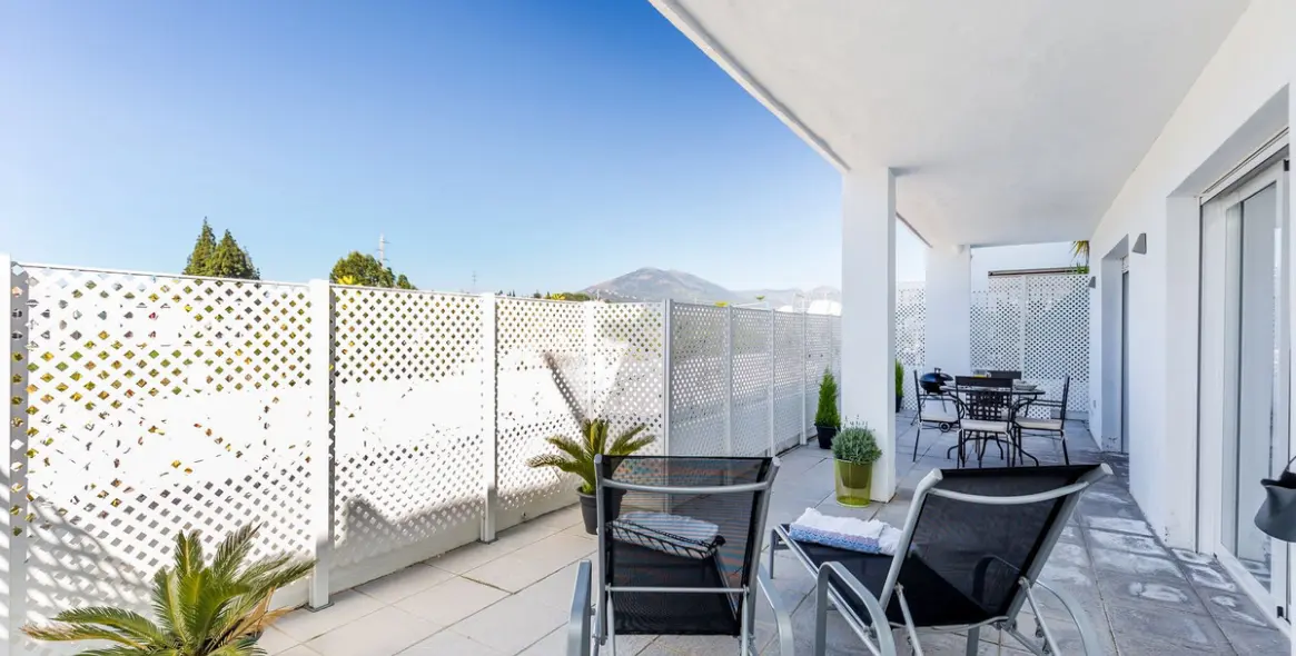 Sale of middle floor apartment in Nueva Andalucía 23