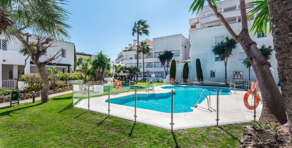 Sale of middle floor apartment in Nueva Andalucía 27